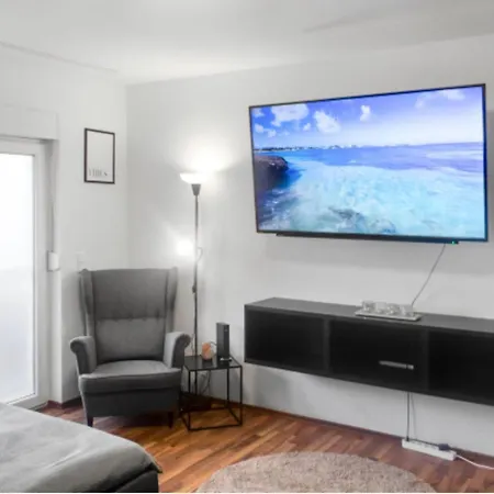 Appartamento Relax Oasis With 65 Smarttv, Kitchen And Balcony Duisburgo